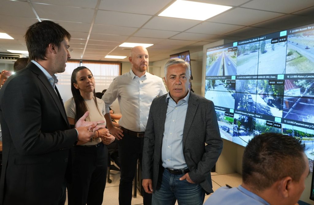 Cornejo impulsa inteligencia artificial para fortalecer la prevención del delito en Mendoza