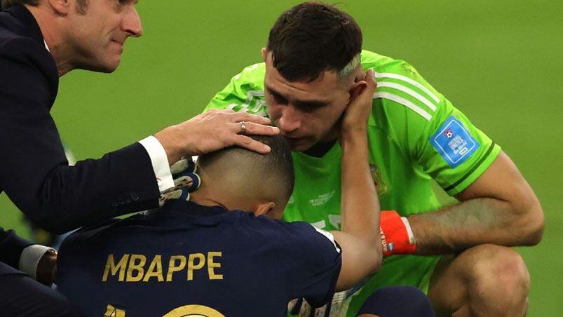 La particular respuesta de Mbappé cuando un rival le nombró al Dibu Martínez antes de un&nbsp;penal