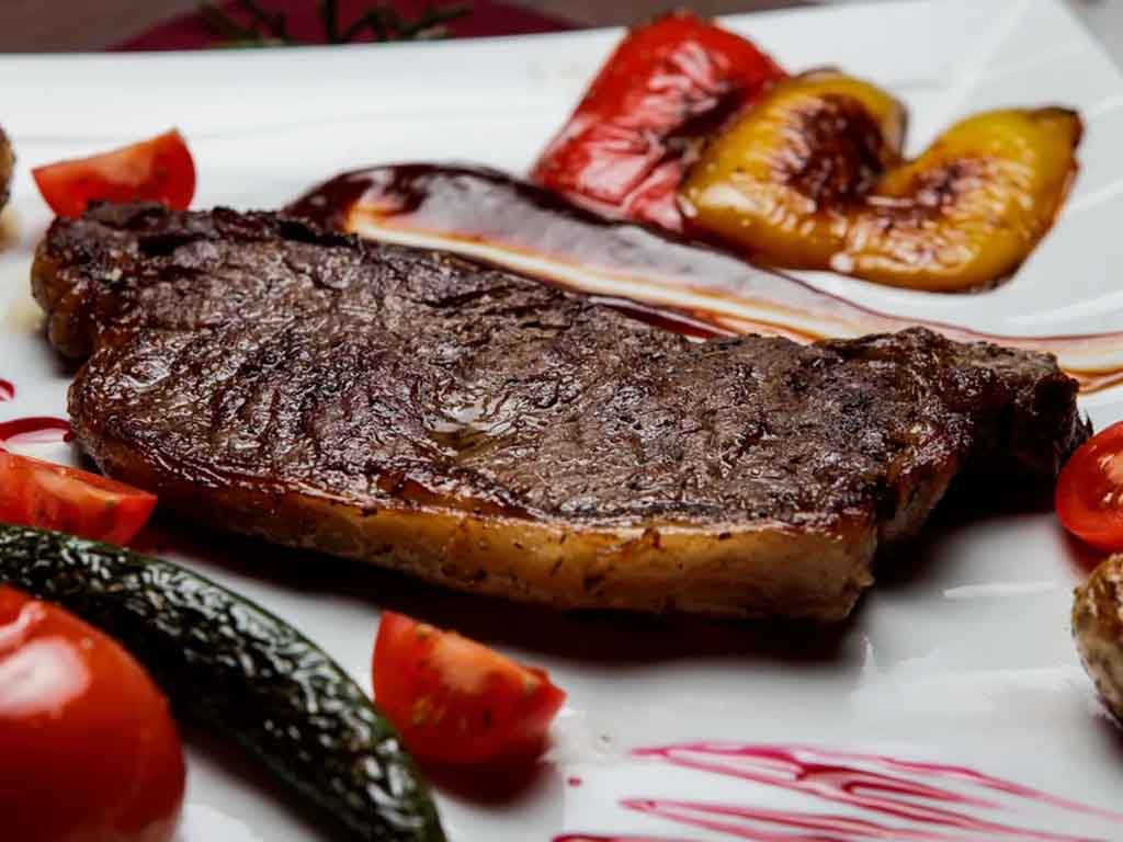 Brecha salarial y consumo: un trabajador en Estados Unidos compra 35 kilos más de bife que uno&nbsp;argentino