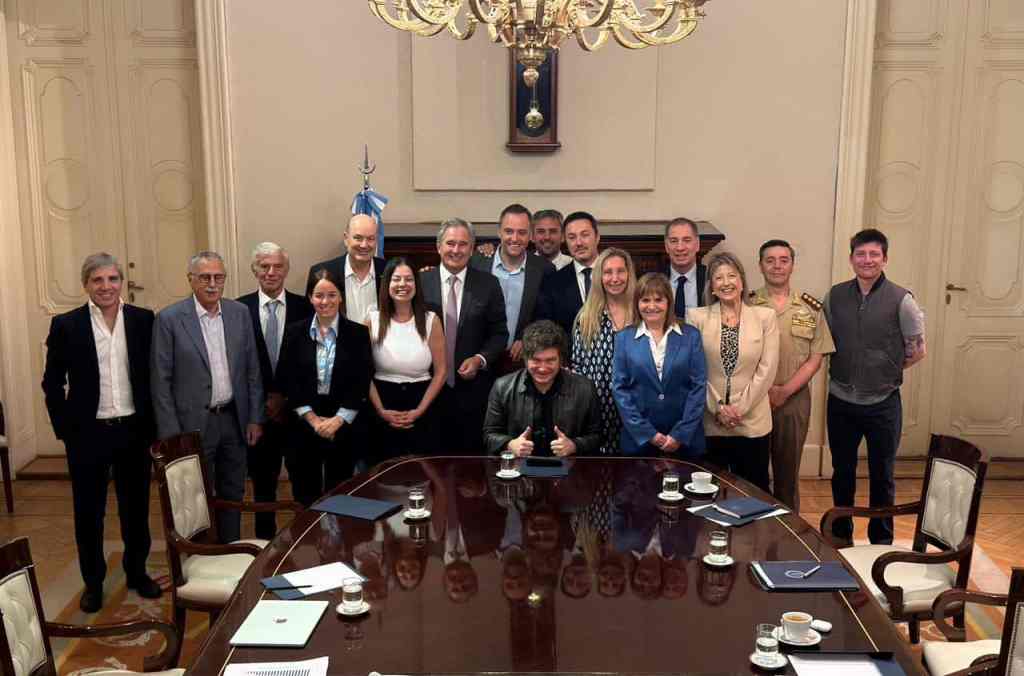 El gobierno reunió al Gabinete para bajar la tensión interna y ordenar la agenda&nbsp;política